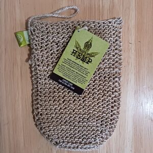 The Body Shop Hemp Hard Working Body Mitt Natural Beige